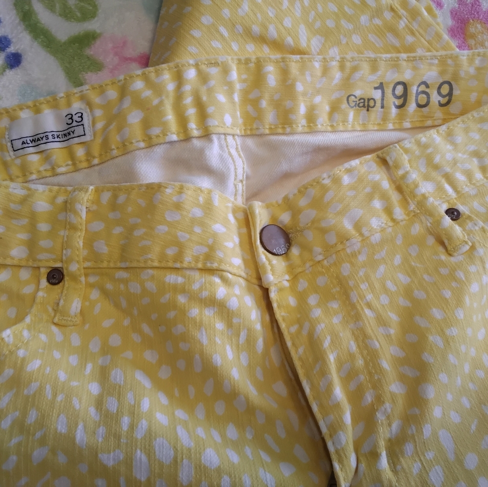 Gap bright yellow cropped capri skinny stretch Jeans Women’s 16 or 33 36W 27L
